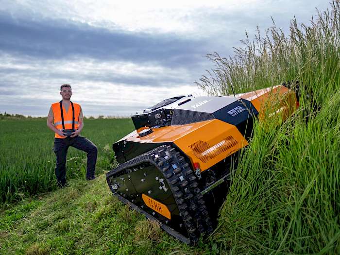 AS 990 Tahr RC